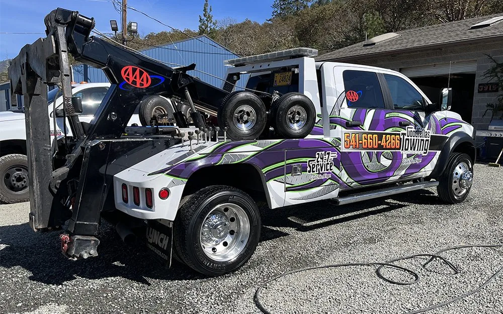 Goodfellas Towing Small wrecker Goodfellas Towing