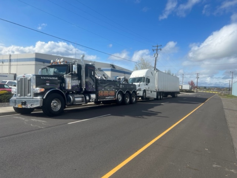 I-5 heavy recovery